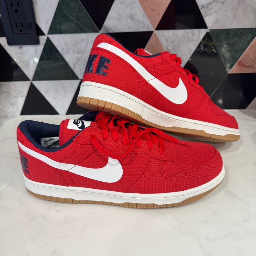 NWOT Men’s Nike Big Low Luxe Sneakers